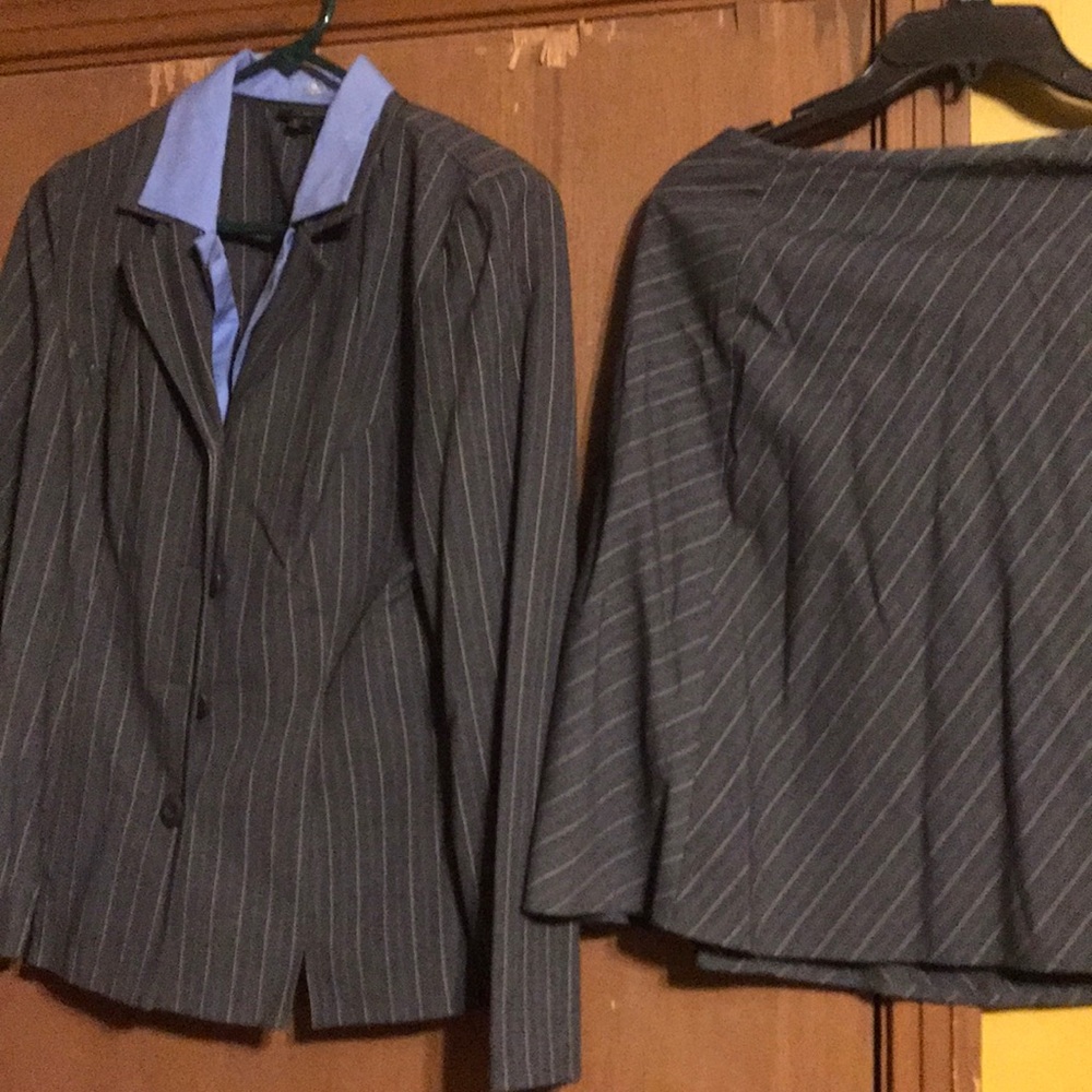 new pinstripe 2pc pencil skirt suit